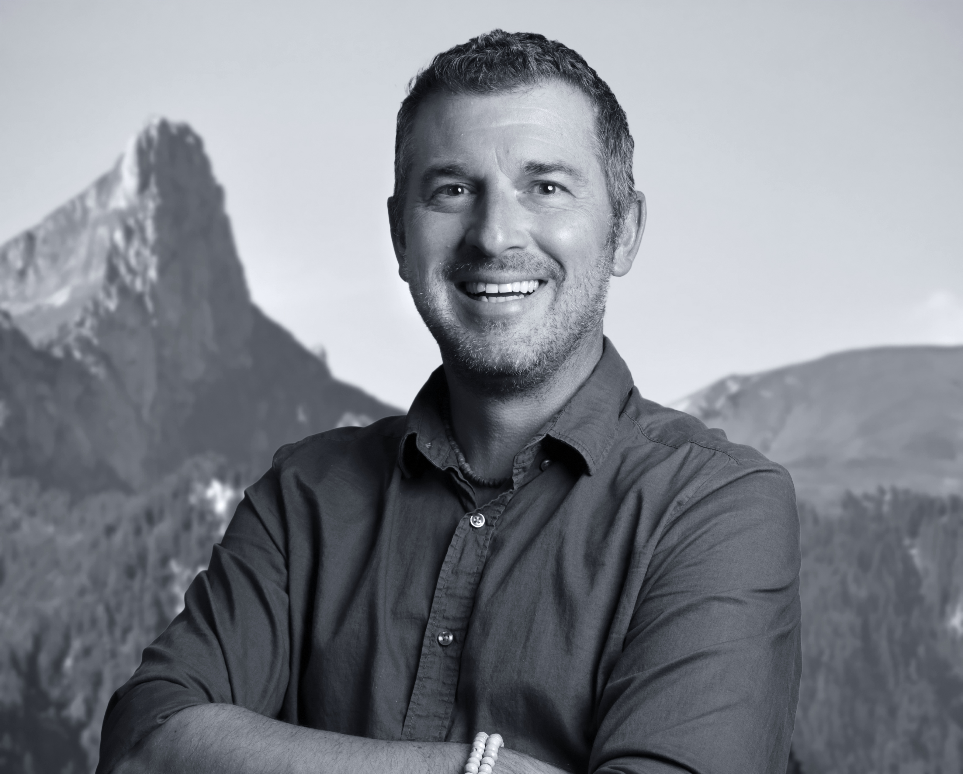 Bei GetLead AG kombiniere ich meine berufliche Erfahrung, mein Fachwissen und meine familiären Werte, um Menschen bei der Entfaltung ihrer Fähigkeiten zu unterstützen. Mein Ziel ist es, ein förderndes Umfeld zu schaffen, in dem kreative Lösungen und Begeisterung für die tägliche Arbeit entstehen.